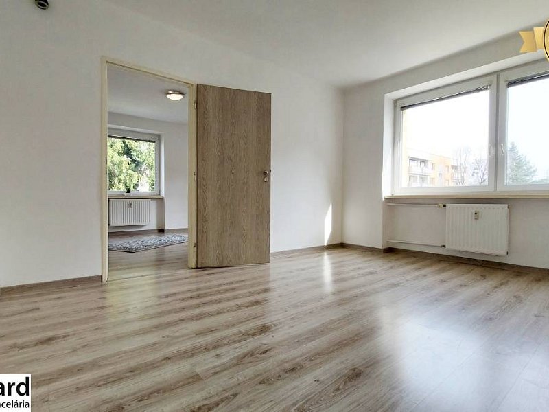 Na PRENÁJOM, VEĽKÝ 2 izb. TEHLOVÝ BYT, SÍDLISKO II., PREŠOV 