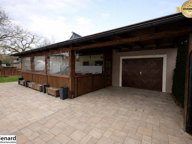 Veľkorysý rodinný dom s bazénom