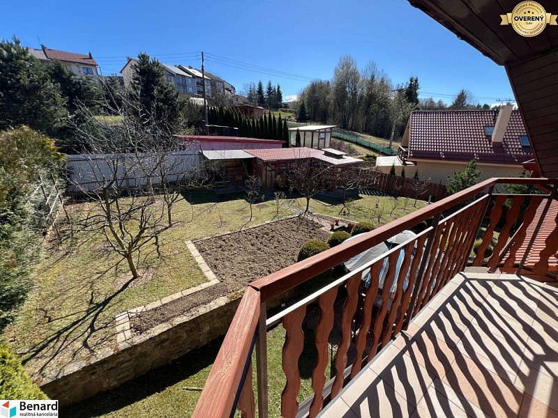 Priestranný rodinný dom s predajňou a veľkým pozemkom