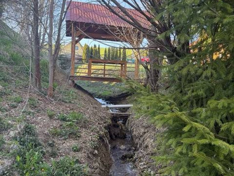 NA PREDAJ chatka v Orlove 