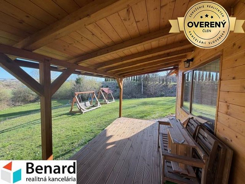 NA PREDAJ chatka v Orlove 