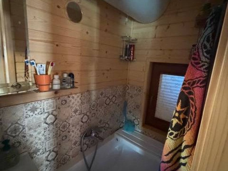 NA PREDAJ chatka v Orlove 