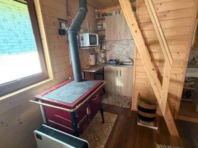 NA PREDAJ chatka v Orlove 