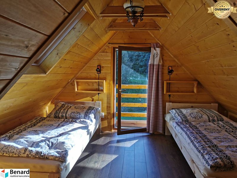 NA PREDAJ chatka v Orlove 