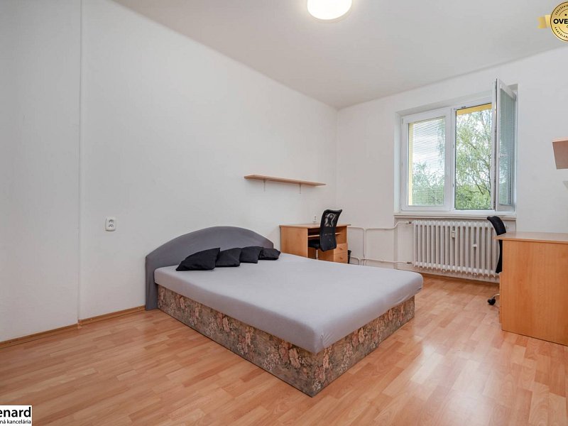 NA PREDAJ SLNEČNÝ 2 izb. byt, ŠIRŠIE CENTRUM s VÝHĽADOM do záhrad. 