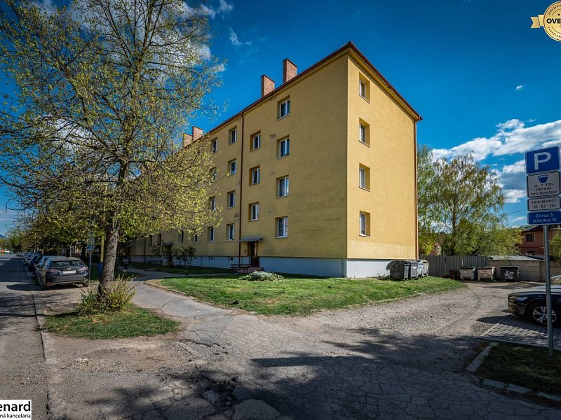 NA PREDAJ SLNEČNÝ 2 izb. byt, ŠIRŠIE CENTRUM s VÝHĽADOM do záhrad. 