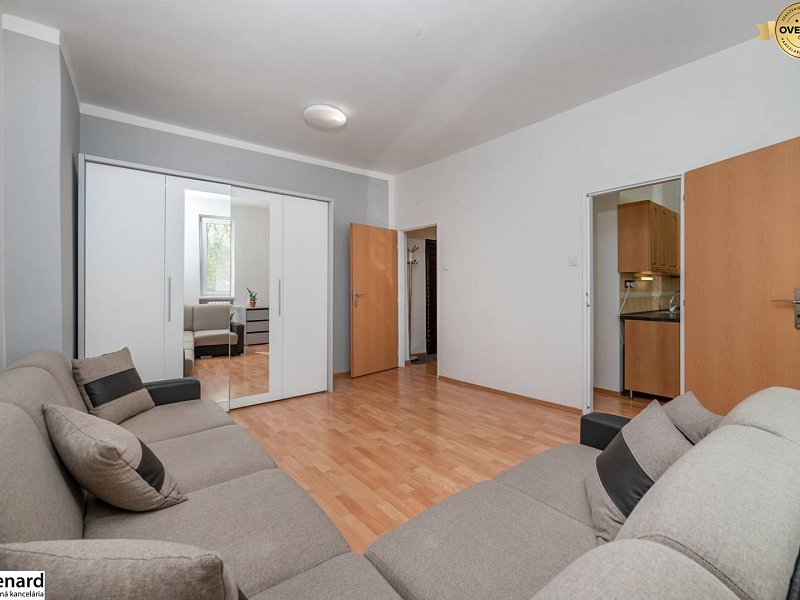 NA PREDAJ SLNEČNÝ 2 izb. byt, ŠIRŠIE CENTRUM s VÝHĽADOM do záhrad. 