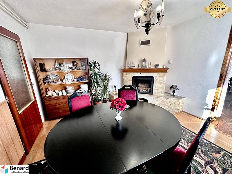 2 PODLAŽNÝ RODINNÝ DOM S PRÍSTAVBOU, 1064m2, JARABINA;