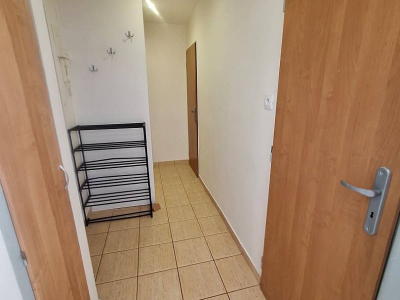 NA PRENÁJOM 1 IZBOVÝ TEHLOVÝ BYT, 34 M2, PREŠOV, KOŠICE - ŠACA