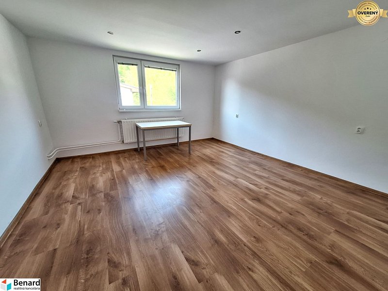 NA PRENÁJOM 3 IZBOVÝ RODINNÝ DOM, PREŠOV, ul. POD KAMENNOU BAŇOU