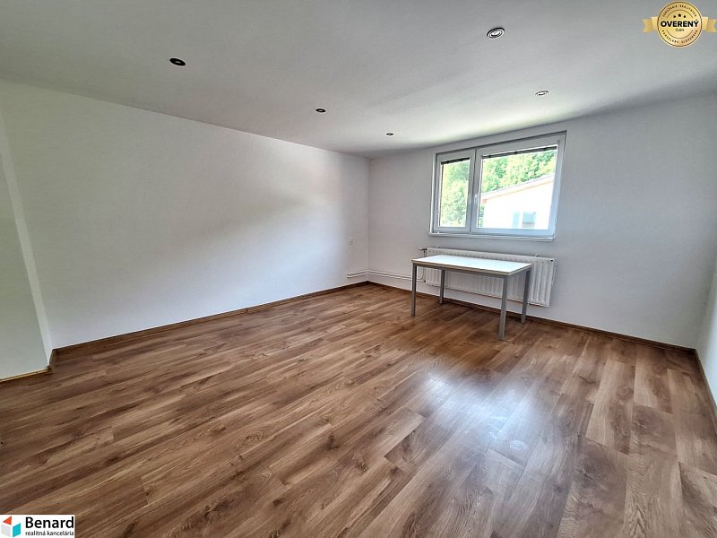 NA PRENÁJOM 3 IZBOVÝ RODINNÝ DOM, PREŠOV, ul. POD KAMENNOU BAŇOU