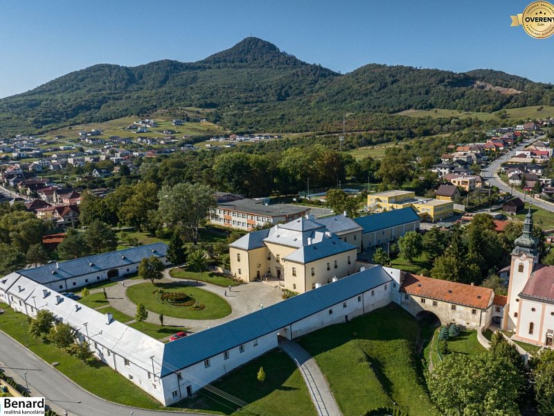 Priestranný stavebný pozemok 2 441 m² vo Finticiach