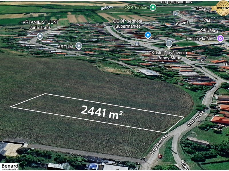 Priestranný stavebný pozemok 2 441 m² vo Finticiach