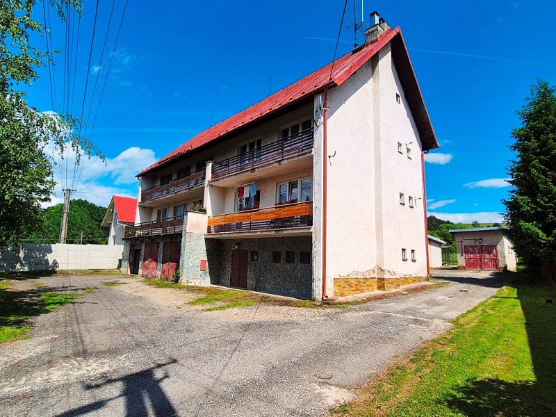 ZREKONŠTRUOVANÝ 2 IZBOVÝ BYT S GARÁŽOU, PLAVNICA;