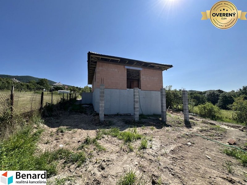 RODINNÝ DOM-DOKONČENÁ NOVOSTAVBA, OKRUŽNÁ PRI PREŠOVE,POZEMOK 620 m2,