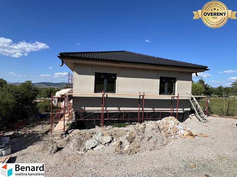 RODINNÝ DOM-DOKONČENÁ NOVOSTAVBA, OKRUŽNÁ PRI PREŠOVE,POZEMOK 620 m2,