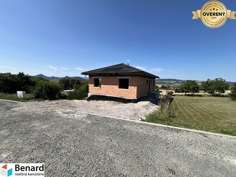 RODINNÝ DOM-DOKONČENÁ NOVOSTAVBA, OKRUŽNÁ PRI PREŠOVE,POZEMOK 620 m2,