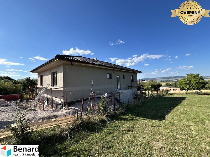 RODINNÝ DOM-DOKONČENÁ NOVOSTAVBA, OKRUŽNÁ PRI PREŠOVE,POZEMOK 620 m2,