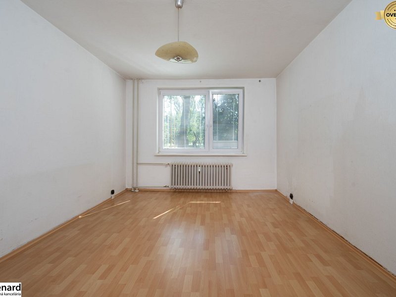 NA PREDAJ VEĽKÝ 3 IZB. BYT 78 m2, SÍDLISKO III, ul. V. CLEMENTISA.