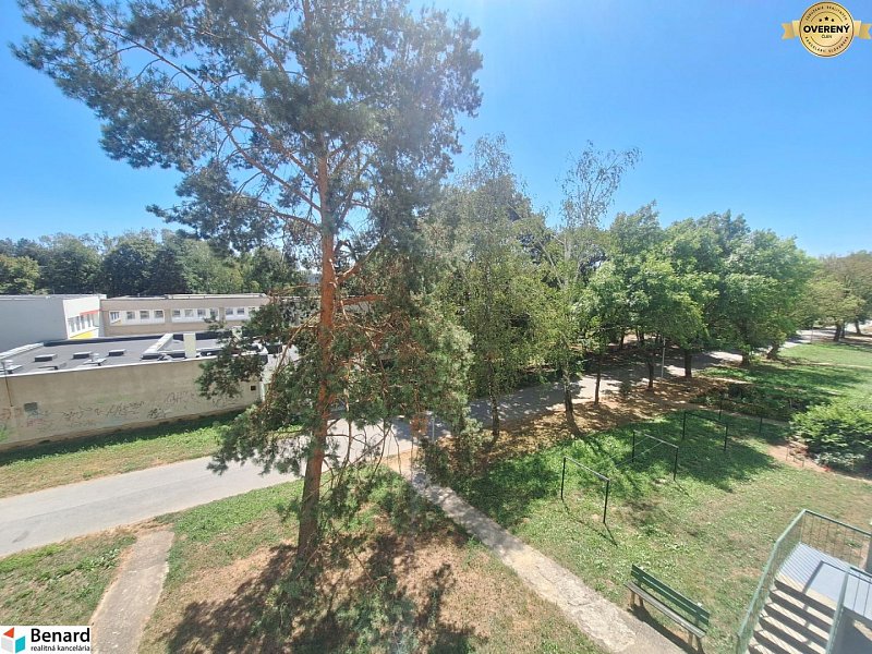 NOVOREKONŠTRUOVANÝ 3 IZBOVÝ BYT, LODŽIA, PREŠOV, ul. PROSTEJOVSKÁ