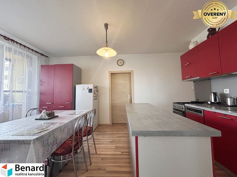 NA PREDAJ  3-IZBOVÝ BYT S BALKÓNOM, 72m2,SÍDLISKO 3, PREŠOV