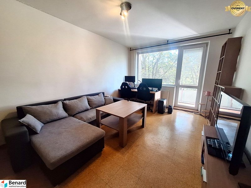 NA PRENÁJOM 2 IZBOVÝ BYT, LODŽIA, PREŠOV, SÍDLISKO III, VL. CLEMENTISA