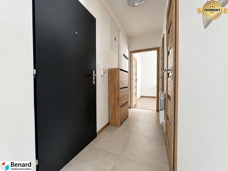 PRENÁJOM | Moderný 2-izbový byt s balkónom a parkovaním – SL