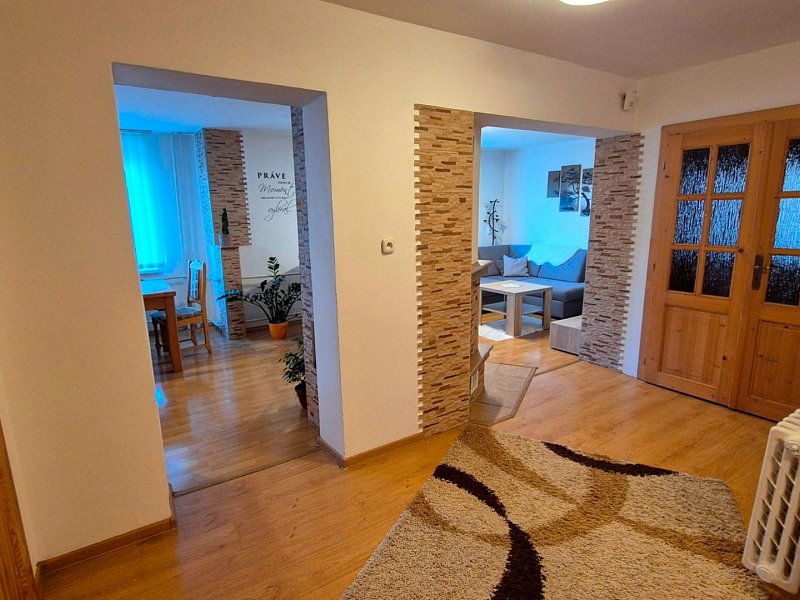 6 IZBOVÝ RODINNÝ DOM, PEKNÁ LOKALITA, PLAVNICA;