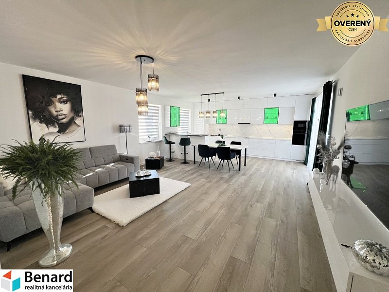 EXKLUZÍVNY RODINNÝ DOM,POZEMOK 750 m2, PREŠOV, KOŠARISKÁ